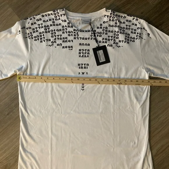 Marcelo Burlon County of Milan Black and White Graphic Tee - Picture 5 of 8